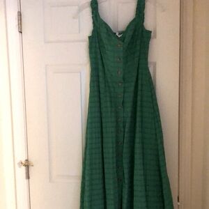 Chic Green Button-Front Maxi Dress